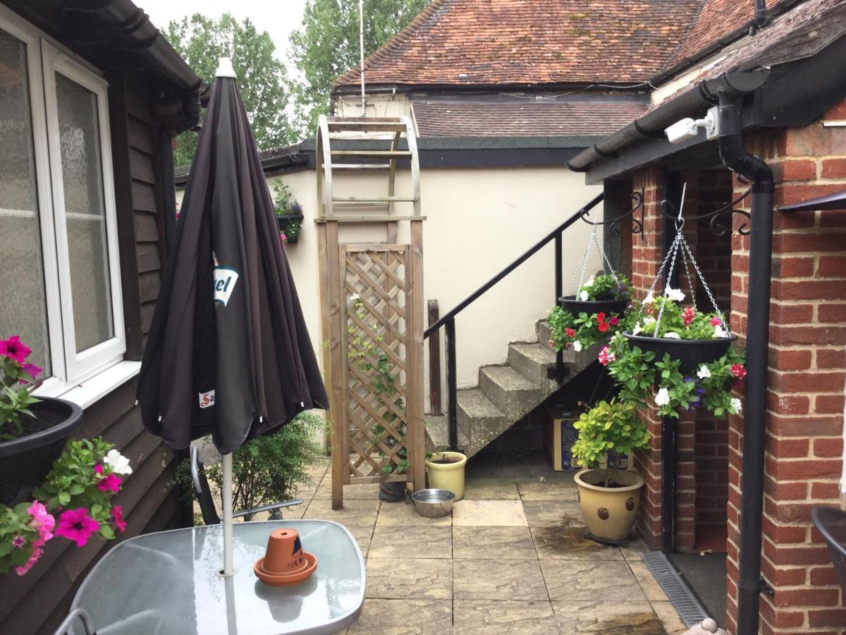 The Bell Inn Salisbury Exterior foto