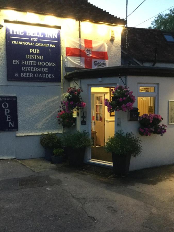 The Bell Inn Salisbury Exterior foto